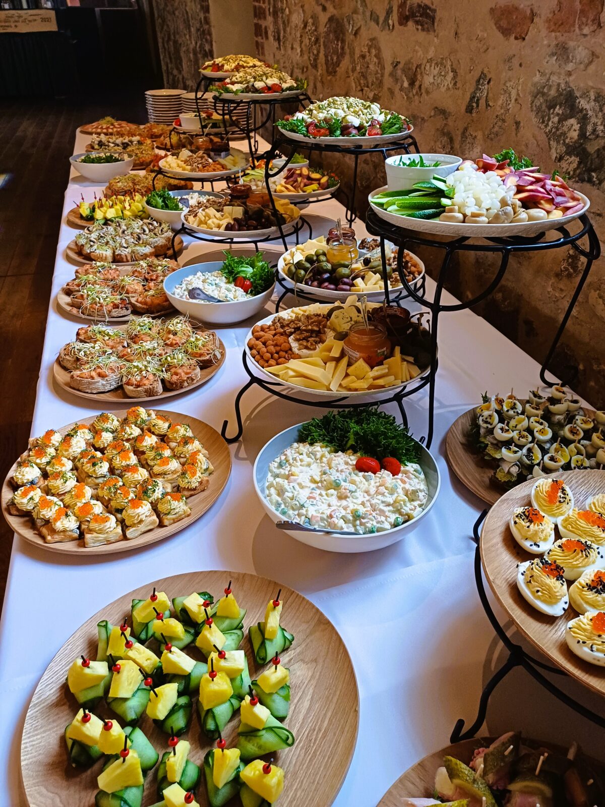 Mida_Teha_Lõuna-Eestis_Taevaskoda_Taevaskoja_catering_Põlvamaal_Valgamaal_Võrumaal_Tartumaal_Tartus_Tillu_kohvik_Mooste_folgikoda_Diamante_pulma_buffee