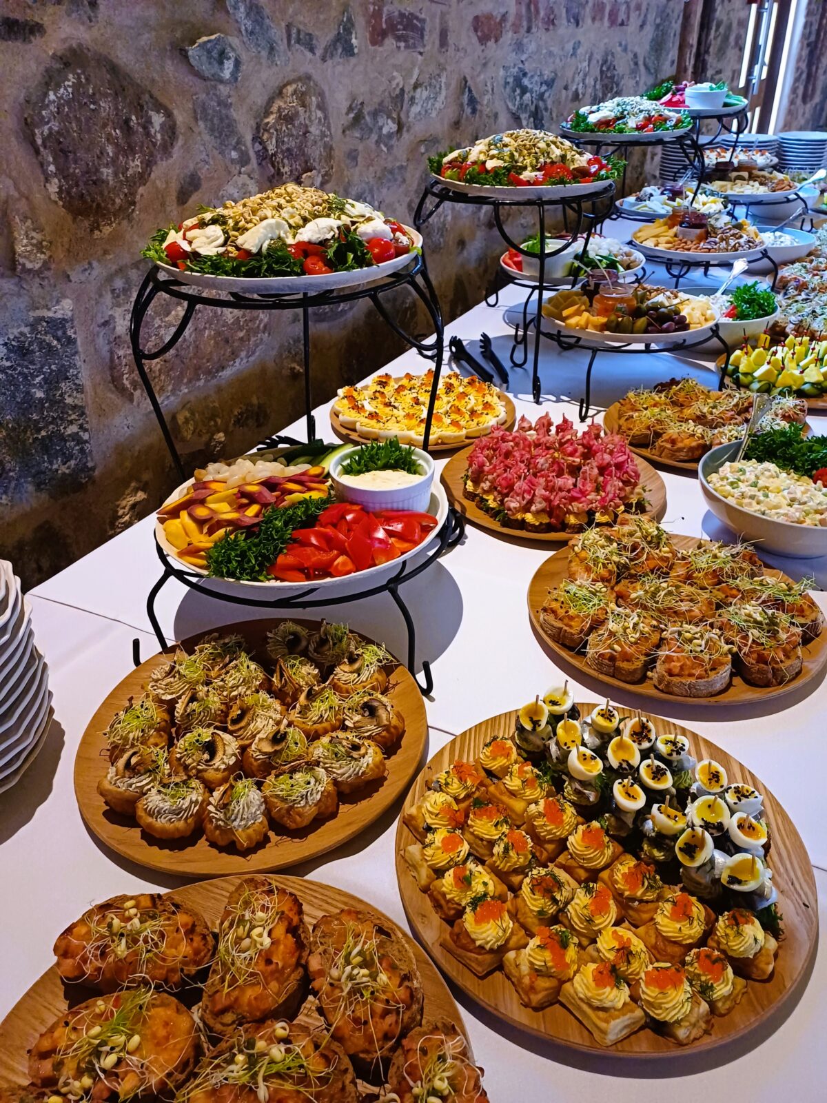 Mida_Teha_Lõuna-Eestis_Taevaskoda_Taevaskoja_catering_Põlvamaal_Valgamaal_Võrumaal_Tartumaal_Tartus_Tillu_kohvik_Mooste_folgikoda_Diamante_pulma_buffee_2