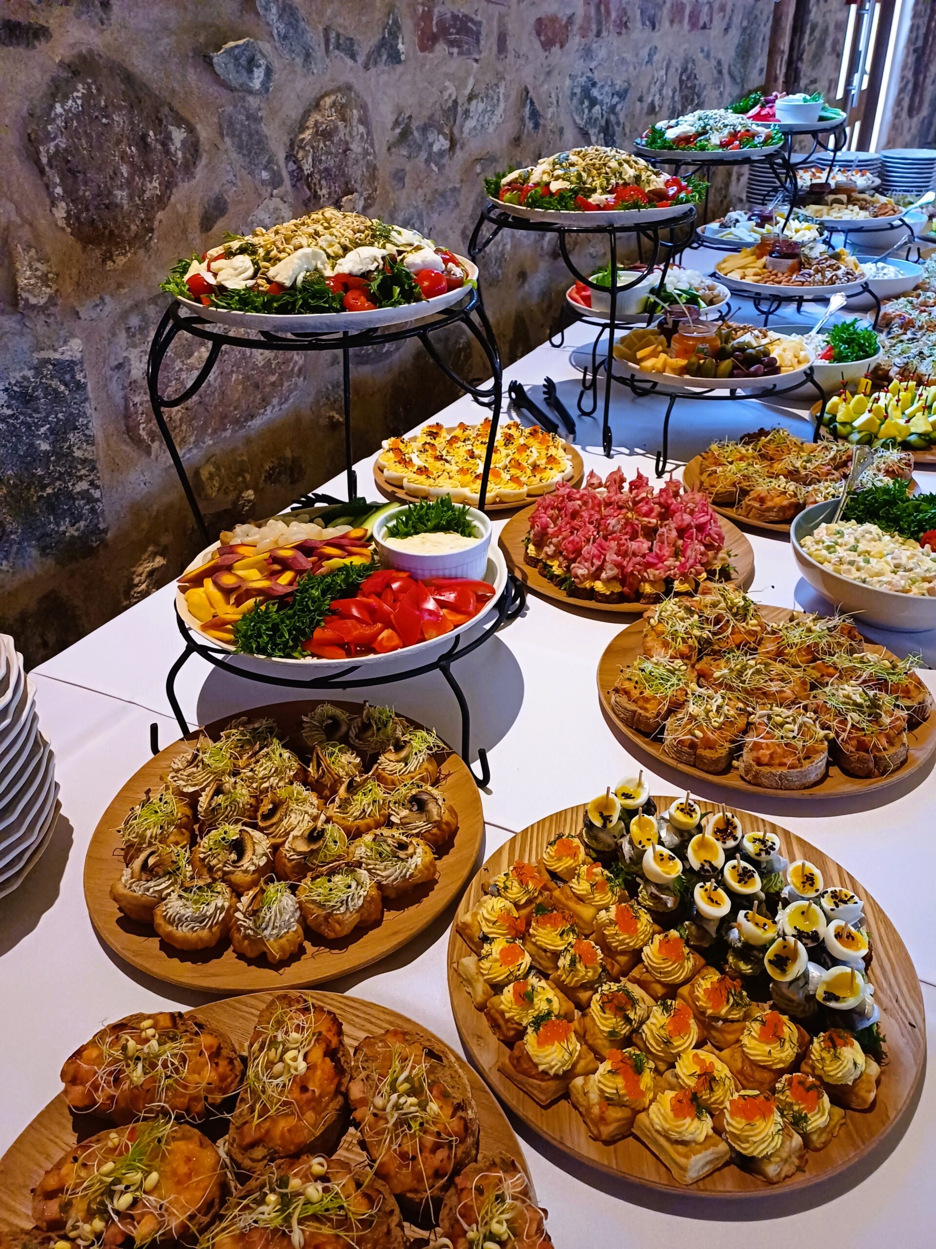 Mida_Teha_Lõuna-Eestis_Taevaskoda_Taevaskoja_catering_Põlvamaal_Valgamaal_Võrumaal_Tartumaal_Tartus_Tillu_kohvik_Mooste_folgikoda_Diamante_pulma_buffee_2